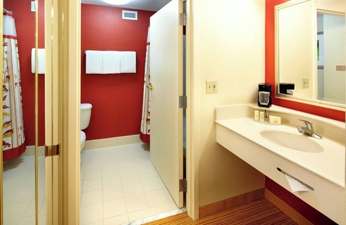 Newark Hotel | Courtyard by Marriott Newark Granville