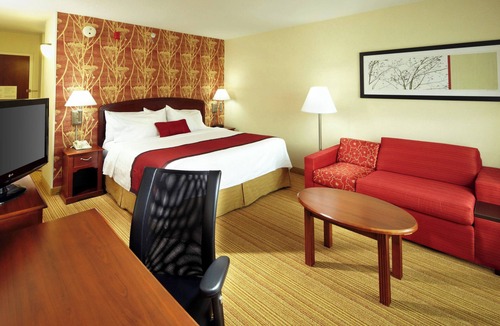 Newark Hotel | Courtyard by Marriott Newark Granville