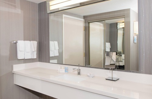 Newark Hotel | Courtyard by Marriott Newark Silicon Valley