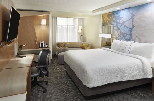 Oshawa Hotel | Courtyard by Marriott Oshawa