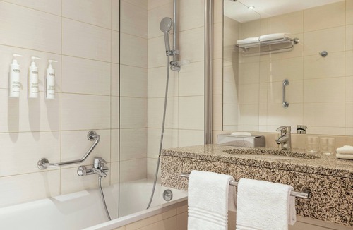 Arcueil Hotel | Courtyard by Marriott Paris Arcueil