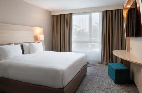 Petit-Colombes Hotel | Courtyard by Marriott Paris La Defense West - Colombes