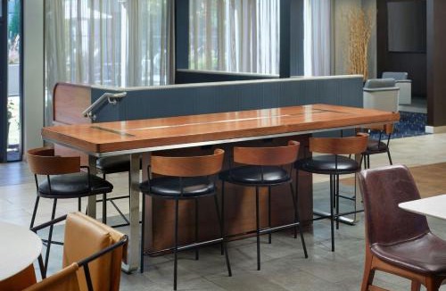 Sandy Springs Hotel | Courtyard by Marriott Perimeter Center