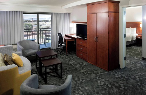 Maryvale Hotel | Courtyard by Marriott Phoenix West/Avondale