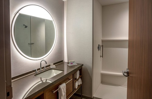 East Avenue Hotel | Courtyard by Marriott Rochester Downtown