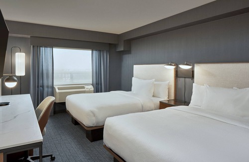 Regina Hotel | Courtyard by Marriott Regina Downtown