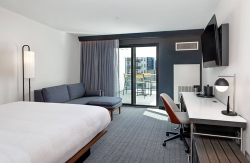 Richmond Hotel | Courtyard by Marriott Richmond Scott’s Addition