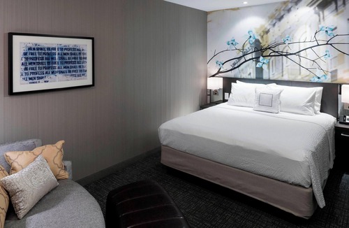 Downtown Richmond Hotel | Courtyard by Marriott Richmond Downtown