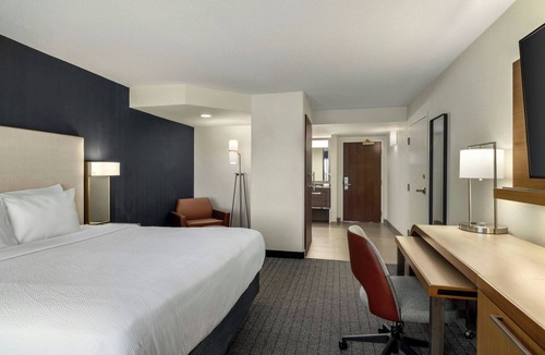 Bermuda Hotel | Courtyard by Marriott Richmond Chester