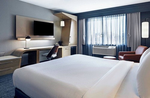 Southeastern Sacramento Hotel | Courtyard by Marriott Sacramento Midtown