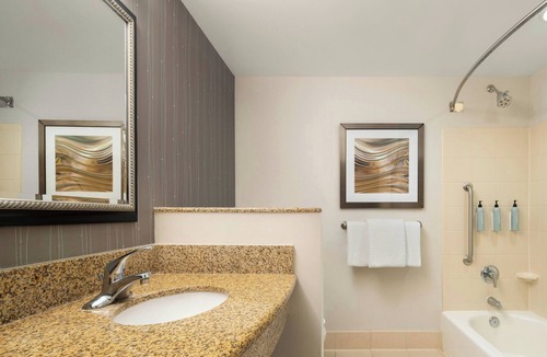 Salisbury Hotel | Courtyard by Marriott Salisbury