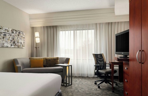 Salisbury Hotel | Courtyard by Marriott Salisbury