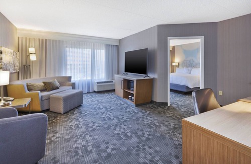 Secaucus Hotel | Courtyard by Marriott Secaucus Meadowlands