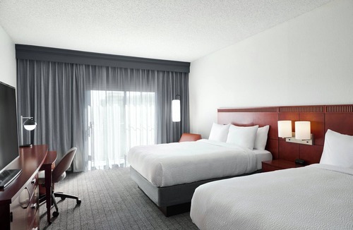 Creve Coeur Hotel | Courtyard by Marriott St Louis Creve Coeur