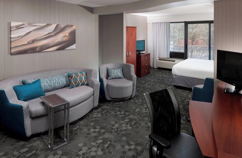 Norfolk - Virginia Beach Hotel | Courtyard by Marriott Suffolk Chesapeake