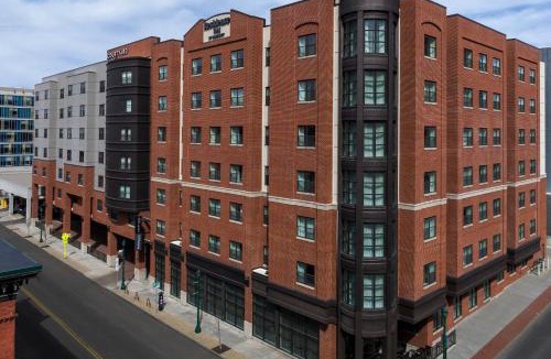 Downtown Syracuse Hotel | Courtyard by Marriott Syracuse Downtown at Armory Square