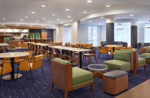 Thornhill Hotel | Courtyard by Marriott Toronto Markham