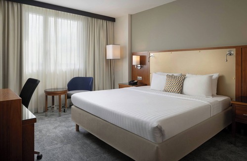 Saint - Martin - du - Touch Hotel | Courtyard by Marriott Toulouse Airport