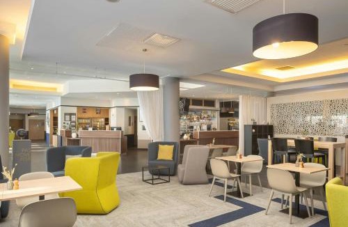 Saint - Martin - du - Touch Hotel | Courtyard by Marriott Toulouse Airport