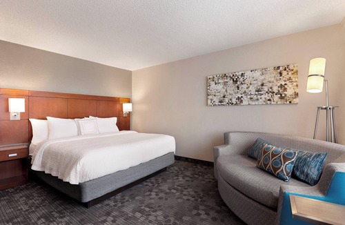Tulsa Hotel | Courtyard by Marriott Tulsa Central