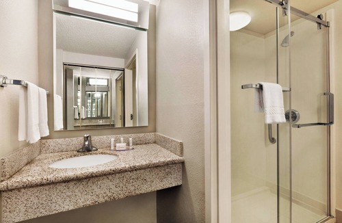 Tulsa Hotel | Courtyard by Marriott Tulsa Central