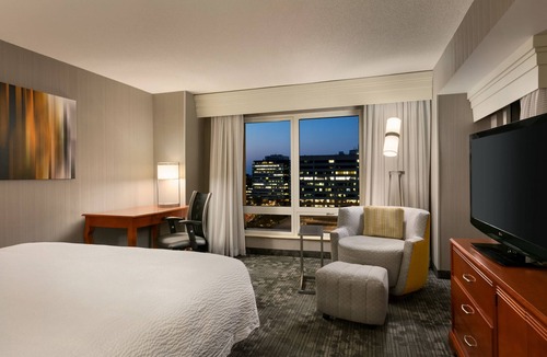 McLean Hotel | Courtyard by Marriott Tysons McLean