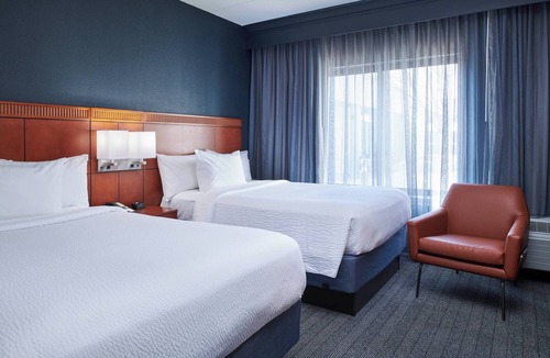 Highland Park Hotel | Courtyard by Marriott Chicago Highland Park/Northbrook