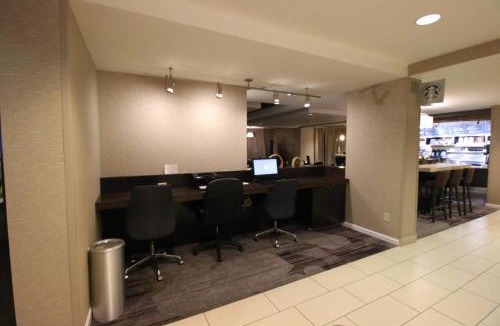 Southport Hotel | Courtyard by Marriott Indianapolis South