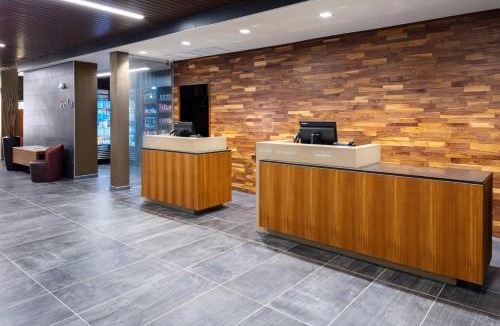 Wayne Hotel | Courtyard by Marriott Indianapolis West-Speedway