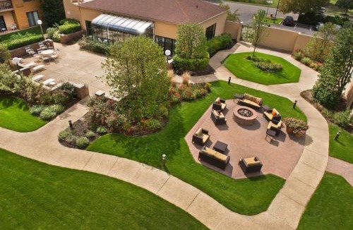 Mount Laurel Hotel | Courtyard by Marriott Mt. Laurel