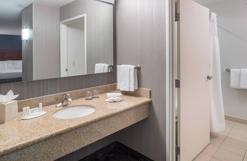 West Orange Hotel | Courtyard by Marriott West Orange