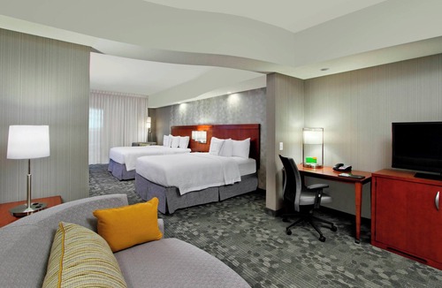 Victoria Hotel | Courtyard by Marriott Victoria