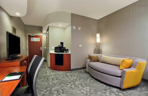Victoria Hotel | Courtyard by Marriott Victoria