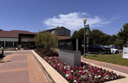 Brazos Hotel | Courtyard by Marriott Waco