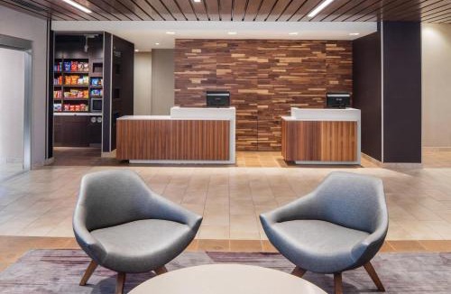 Ampere Hotel | Courtyard by Marriott Wayne Fairfield