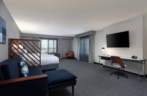 Old Town Hotel | Courtyard by Marriott Wichita At Old Town