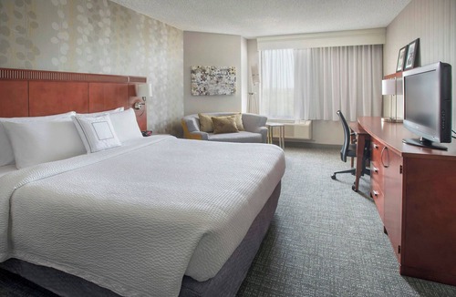 Downtown Wilmington Hotel | Courtyard by Marriott Wilmington Downtown