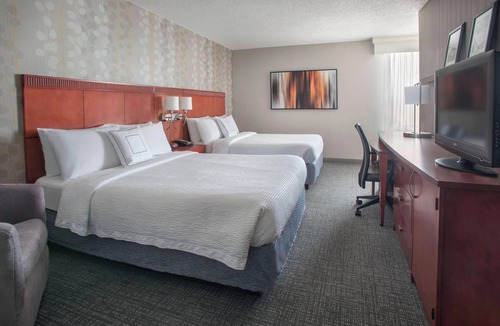Downtown Wilmington Hotel | Courtyard by Marriott Wilmington Downtown
