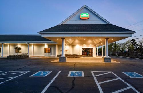 Hyannis Hotel | Courtyard Cape Cod Hyannis