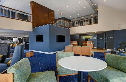 Elmhurst Hotel | Courtyard Chicago Elmhurst/Oakbrook Area