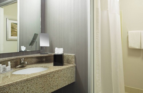 St. Charles Hotel | Courtyard Chicago St. Charles