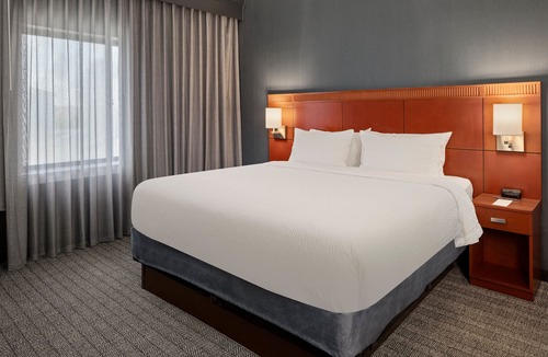 Waukegan Hotel | Courtyard Chicago Waukegan Gurnee