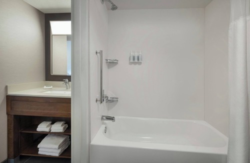 Cocoa Beach Hotel | Courtyard Cocoa Beach Cape Canaveral