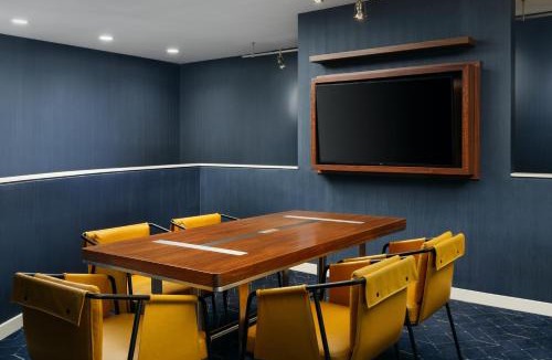 Crosswoods Hotel | Courtyard Columbus Worthington