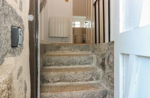 Banchory House | Courtyard Cottage - Drum Castle