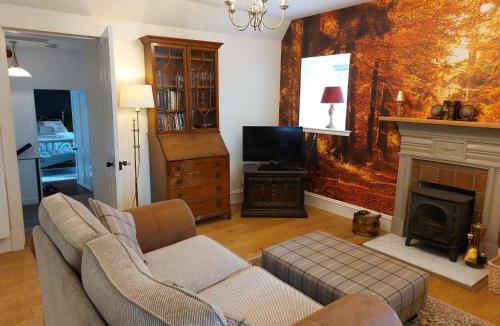 Banchory House | Courtyard Cottage - Drum Castle