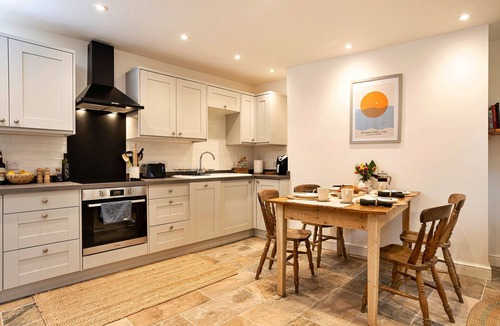 Kendal Ski Chalet | Courtyard Cottage