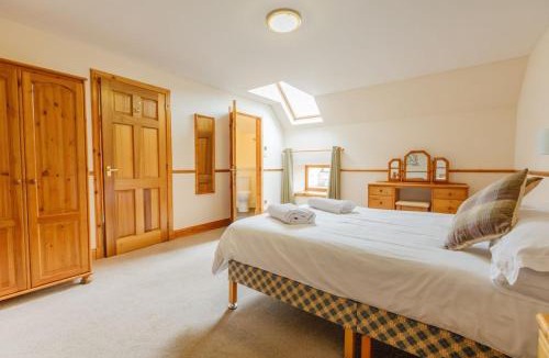 Tomich House | Courtyard Cottage