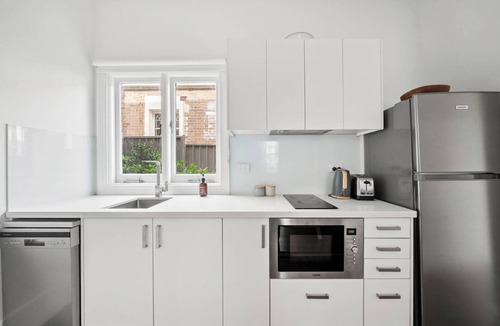 Ashfield Apartment | Courtyard Esperanza Sunny Heritage Chic