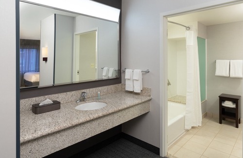 Glassboro Hotel | Courtyard Glassboro Rowan University